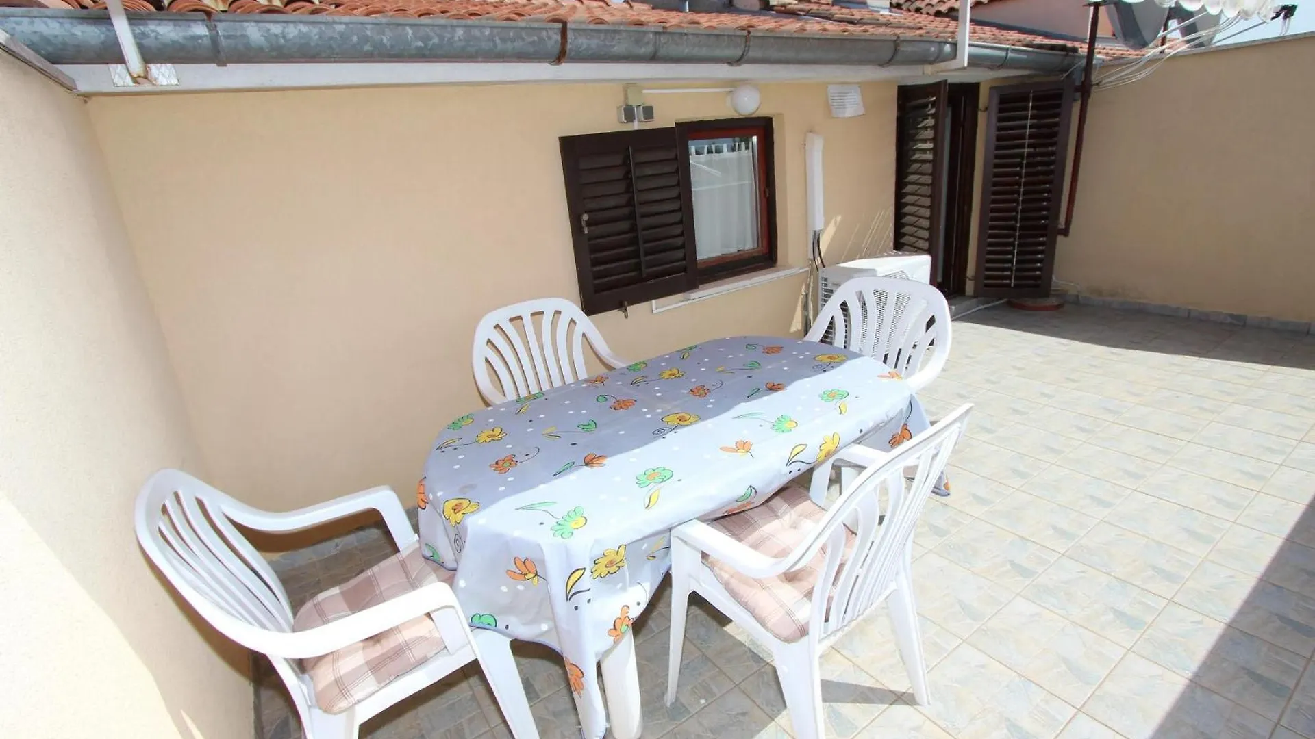 Ferienwohnung Lora Mit Kleiner Terrasse Rovinj